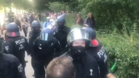 Polizeigewalt bei Querdenken mit 1 Million Teilnehmern in Berlin 1 August